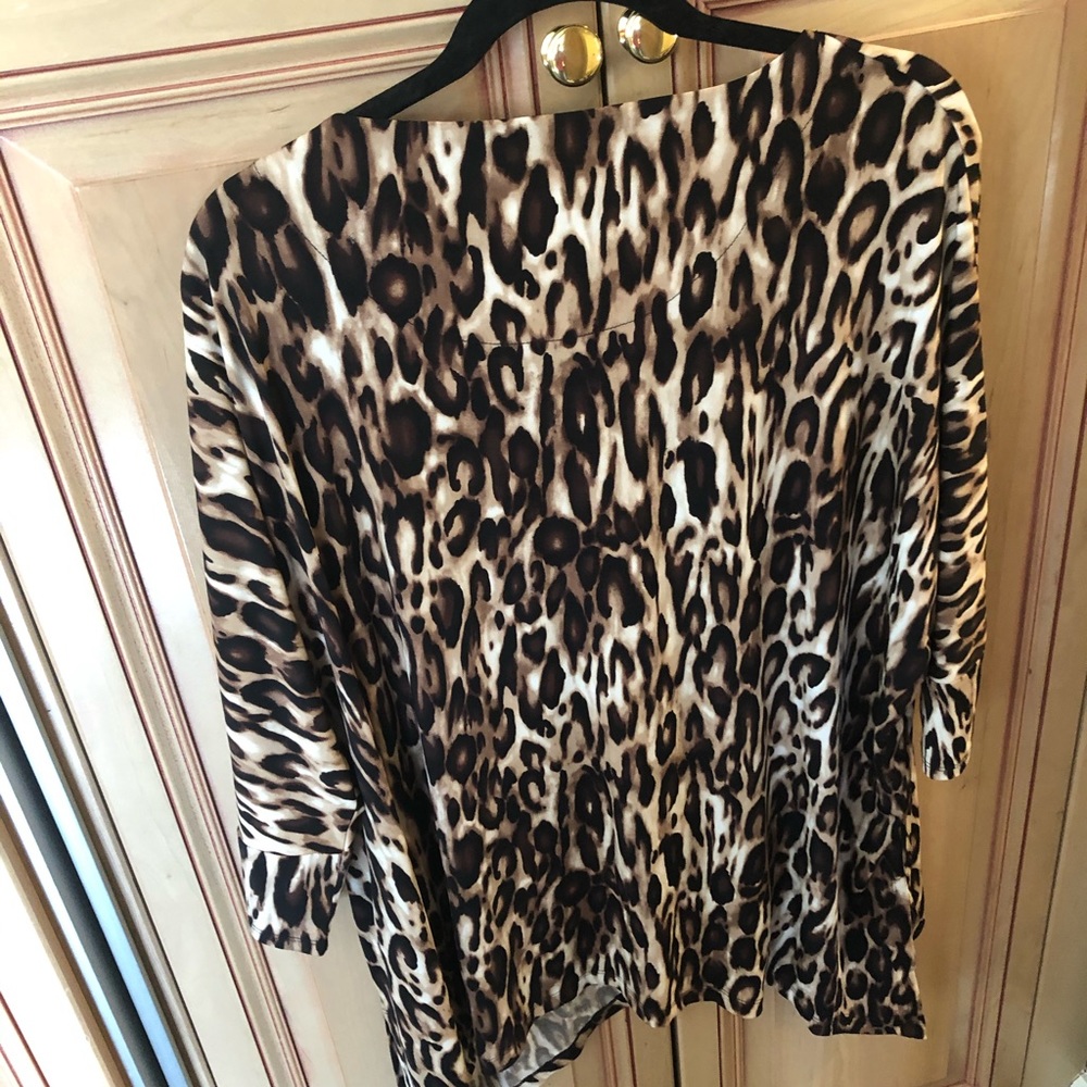Chico’s leopard silk top - Picture 5 of 6